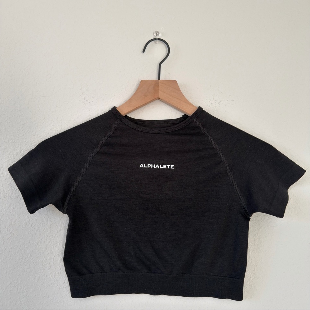 Alphalete Crop Top